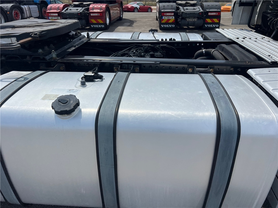 Tractor unit MAN TGX 18.460: picture 9