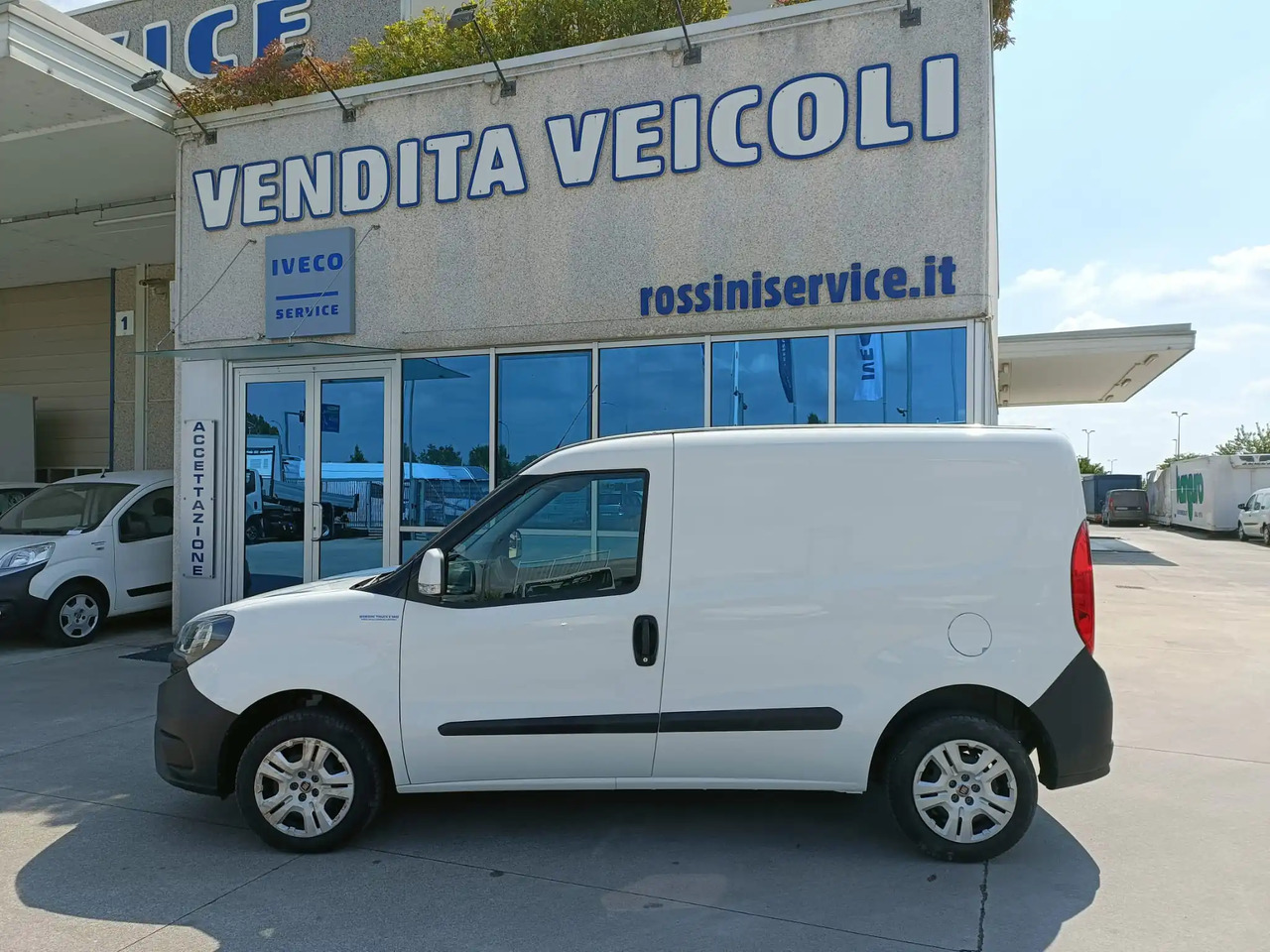 FIAT DOBLO CARGO 1.3 MJT SX - Panel van: picture 2 FIAT DOBLO CARGO 1.3 MJT SX - Panel van: picture 2