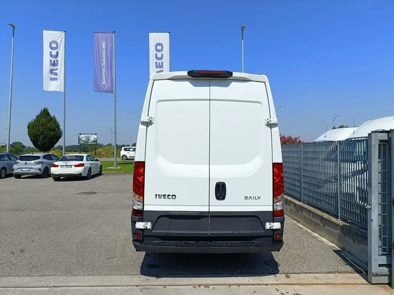 IVECO DAILY 35S14 L2H2 CNG METANO KM 0 - Panel van: picture 3 IVECO DAILY 35S14 L2H2 CNG METANO KM 0 - Panel van: picture 3