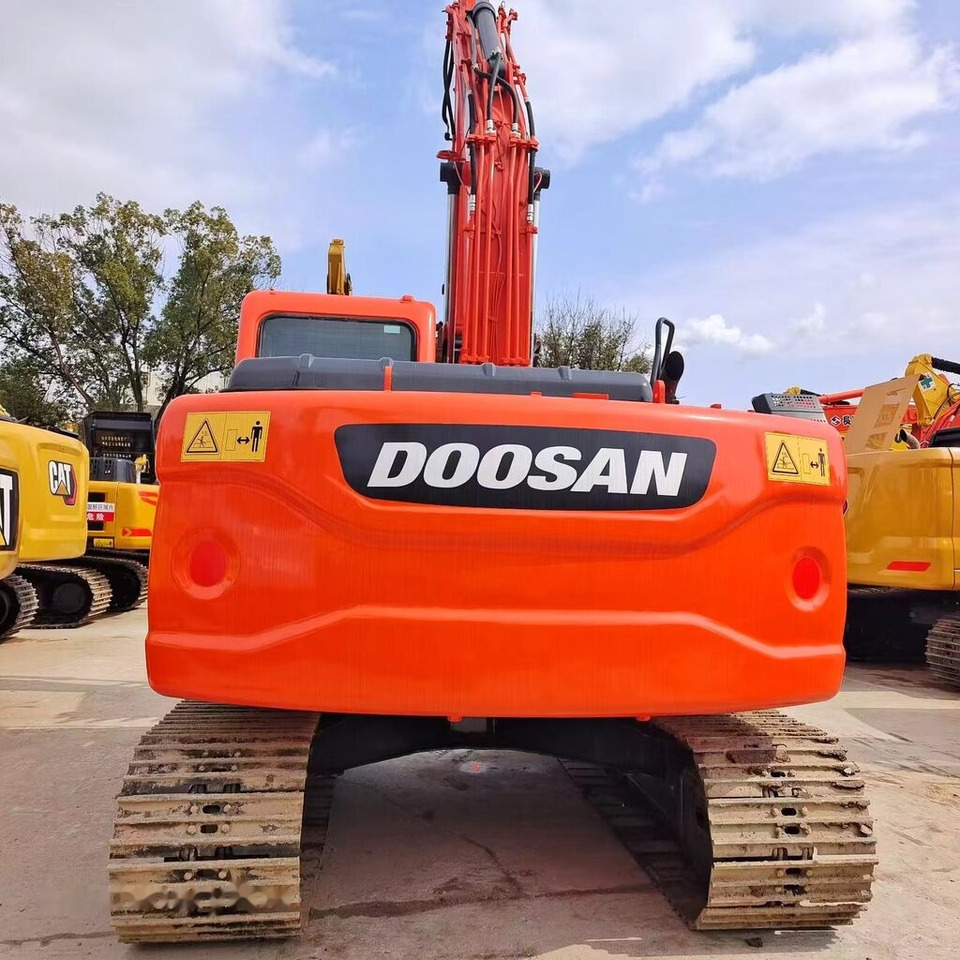 Doosan DX140 - Crawler excavator: picture 1 Doosan DX140 - Crawler excavator: picture 1