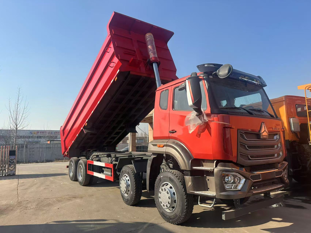 Howo HAOHAN DUMP TRUCK 8X4 - Tipper: picture 2 Howo HAOHAN DUMP TRUCK 8X4 - Tipper: picture 2