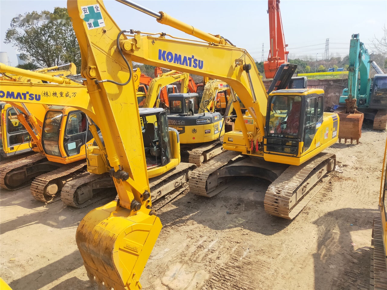 Komatsu PC200-7 - Crawler excavator: picture 2 Komatsu PC200-7 - Crawler excavator: picture 2