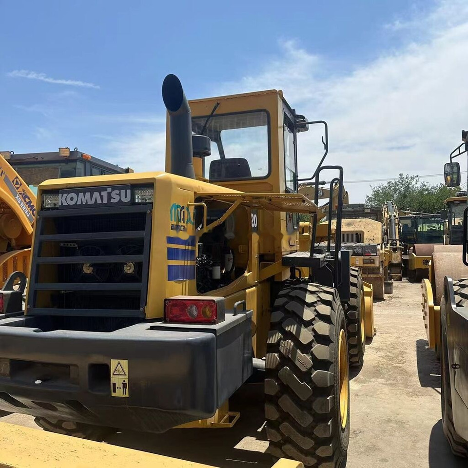 Komatsu WA320 - Wheel loader: picture 2 Komatsu WA320 - Wheel loader: picture 2