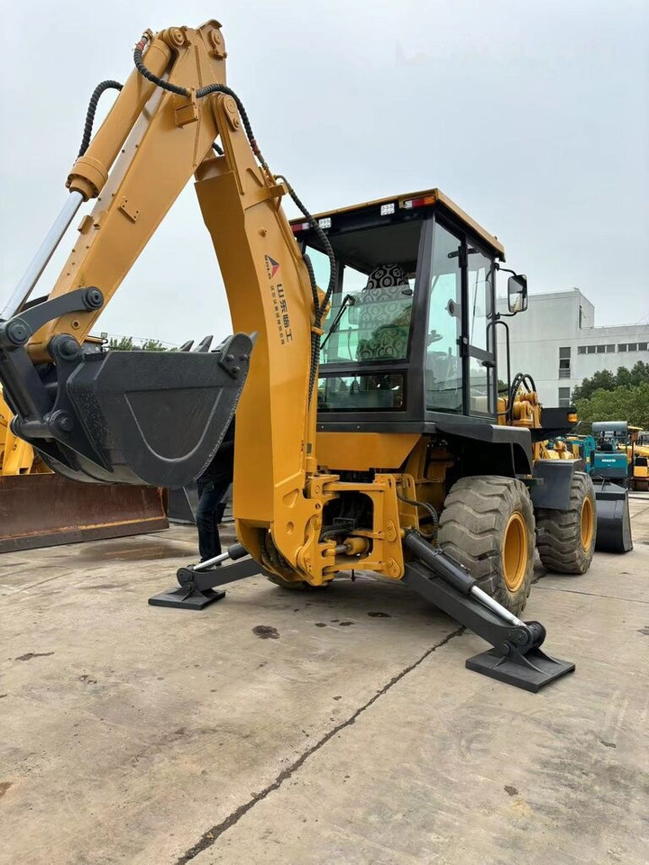 SDLG LGB680 - Backhoe loader: picture 4 SDLG LGB680 - Backhoe loader: picture 4