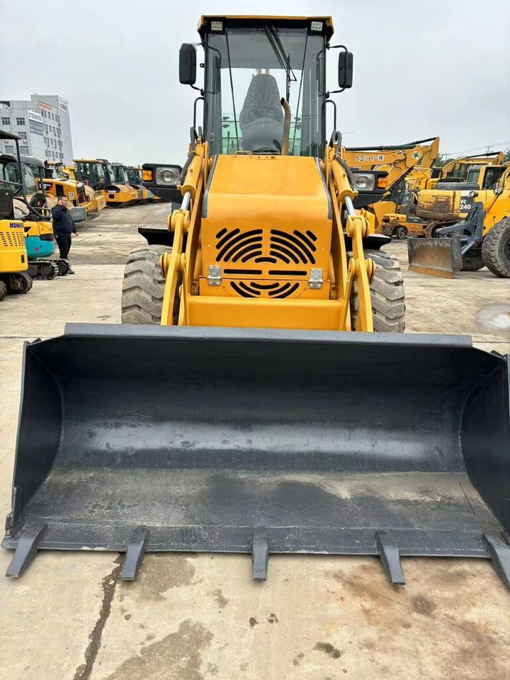 SDLG LGB680 - Backhoe loader: picture 3 SDLG LGB680 - Backhoe loader: picture 3