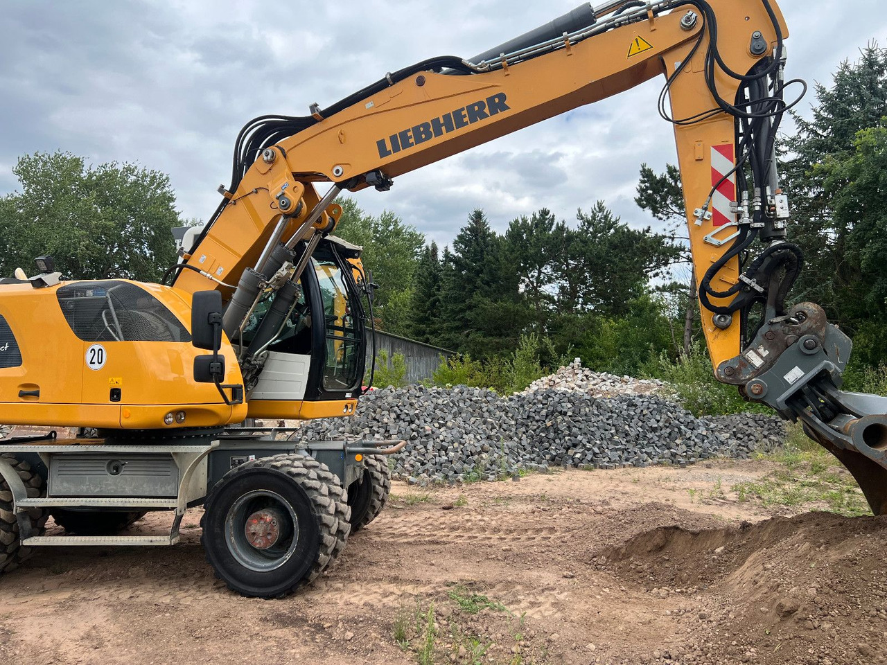 Liebherr A 918 Compact Likufix SW 48 - Wheel excavator: picture 3 Liebherr A 918 Compact Likufix SW 48 - Wheel excavator: picture 3