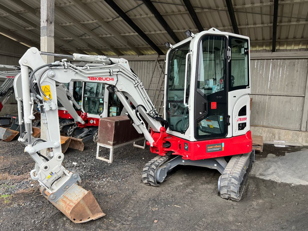 Takeuchi TB 325 RA - Powertilt V3 - Mini excavator: picture 1 Takeuchi TB 325 RA - Powertilt V3 - Mini excavator: picture 1