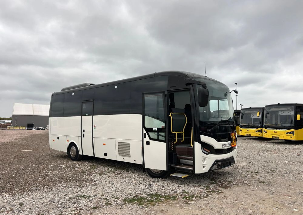 Isuzu Grand Toro - Coach: picture 2 Isuzu Grand Toro - Coach: picture 2