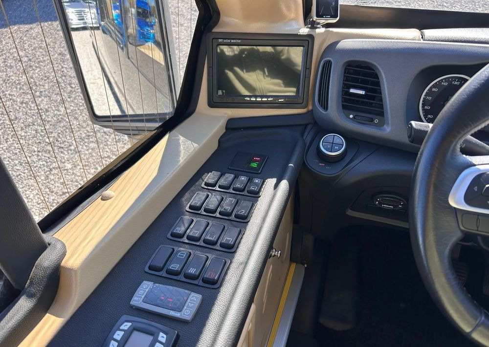 Minibus, Passenger van Iveco Daily: picture 15