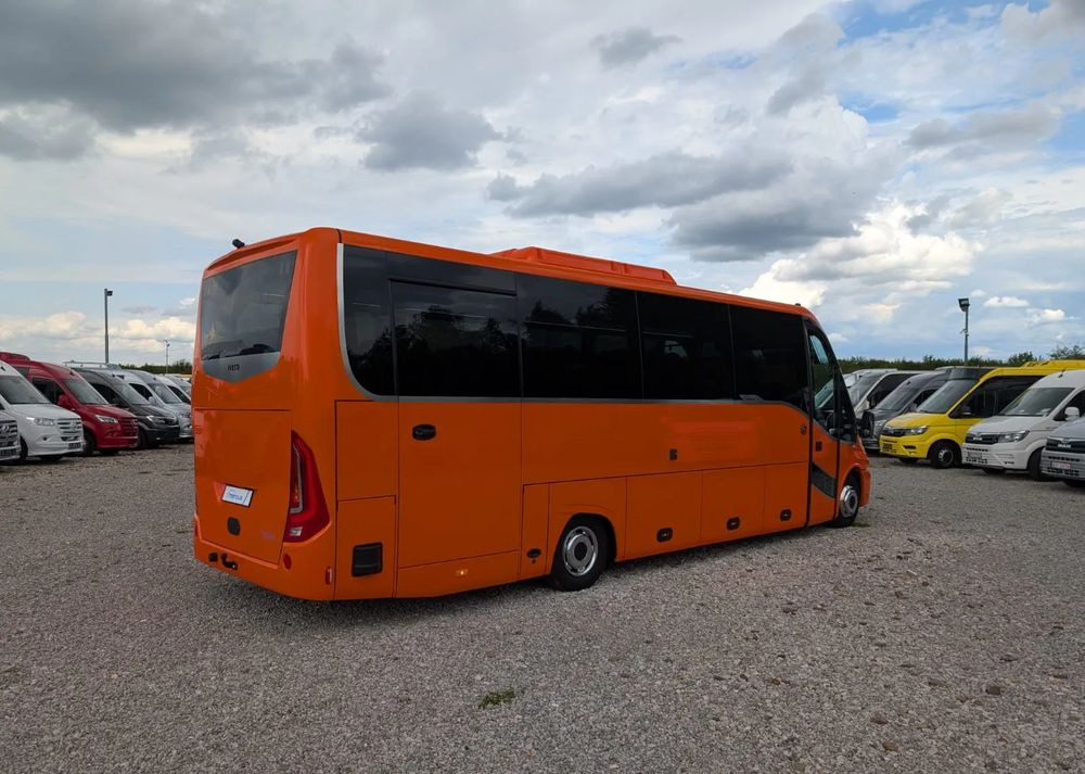 Iveco Daily - Coach: picture 5 Iveco Daily - Coach: picture 5