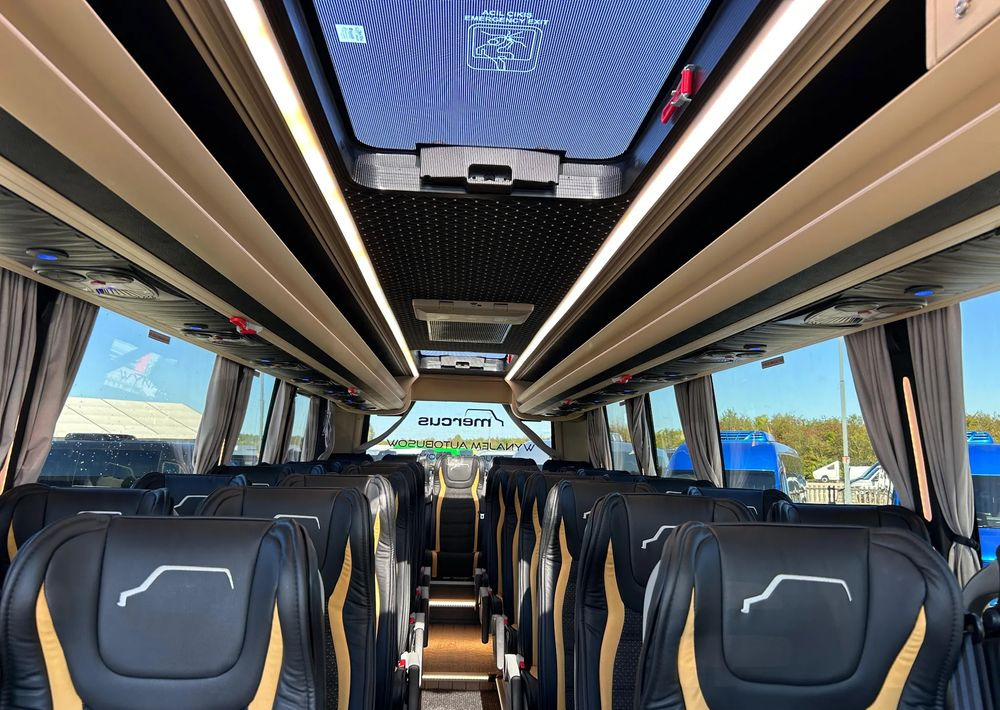 Minibus, Passenger van Iveco Daily: picture 12