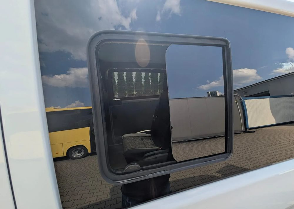 New Minibus, Electric bus Mercedes-Benz eVito: picture 15