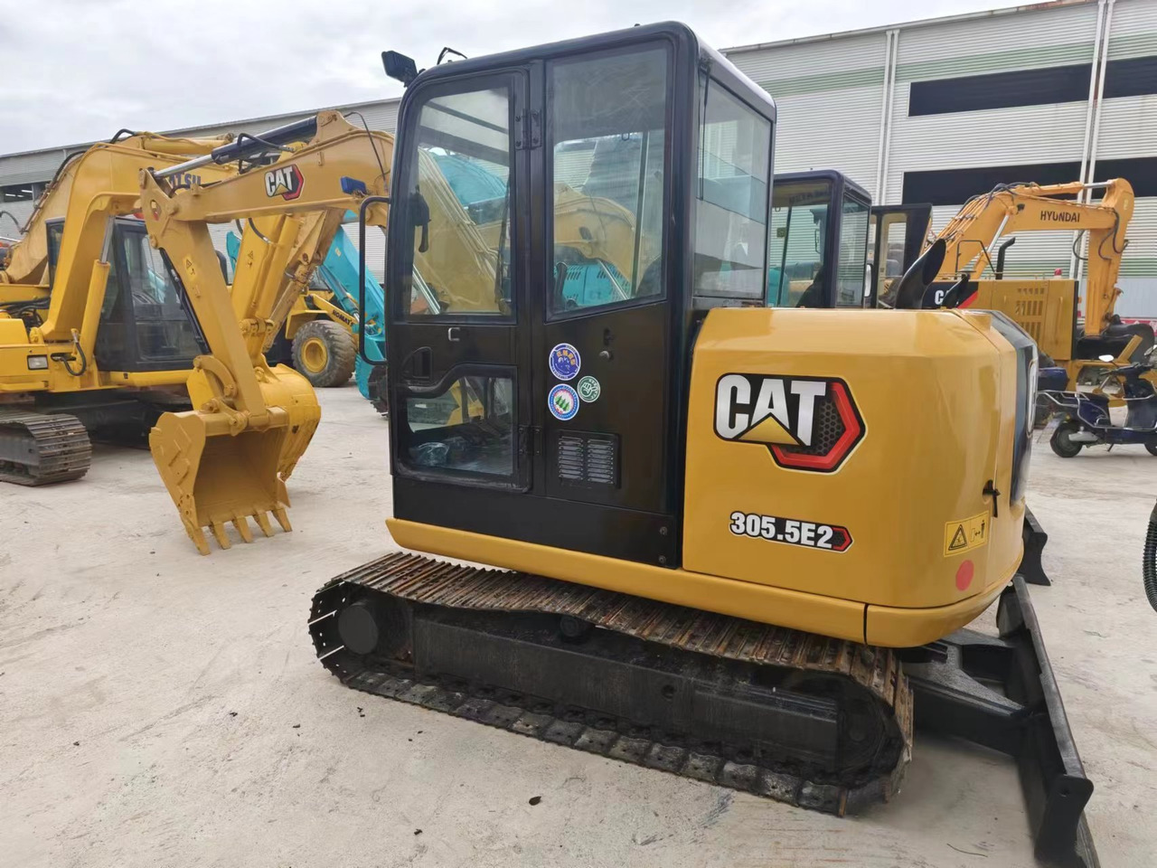 CATERPILLAR 305.5e2 - Crawler excavator: picture 1 CATERPILLAR 305.5e2 - Crawler excavator: picture 1
