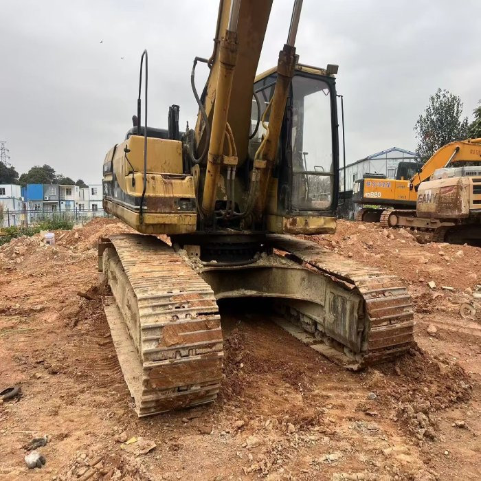 CATERPILLAR 330BL - Crawler excavator: picture 2 CATERPILLAR 330BL - Crawler excavator: picture 2