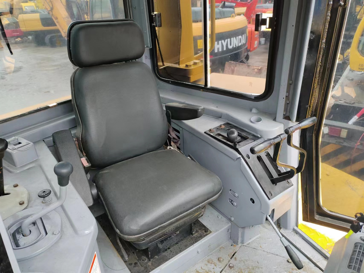 CATERPILLAR D7R - Bulldozer: picture 4 CATERPILLAR D7R - Bulldozer: picture 4