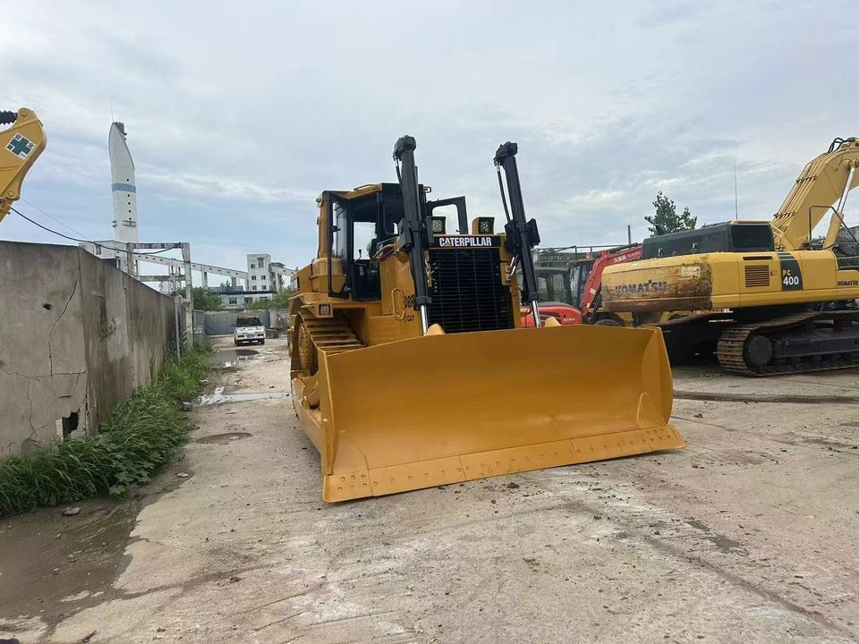 CATERPILLAR D8R - Bulldozer: picture 4 CATERPILLAR D8R - Bulldozer: picture 4