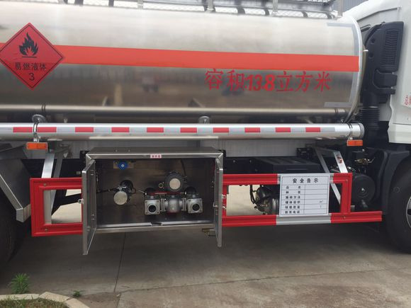 DONGFENG Tank truck - Tank truck: picture 4 DONGFENG Tank truck - Tank truck: picture 4