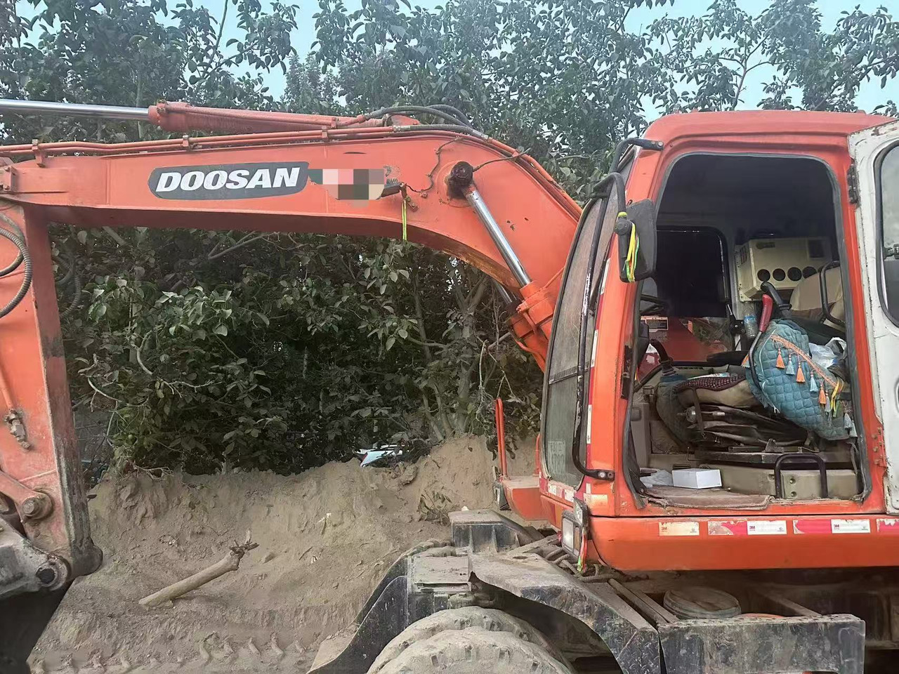 DOOSAN DH150W-7 - Wheel excavator: picture 3 DOOSAN DH150W-7 - Wheel excavator: picture 3