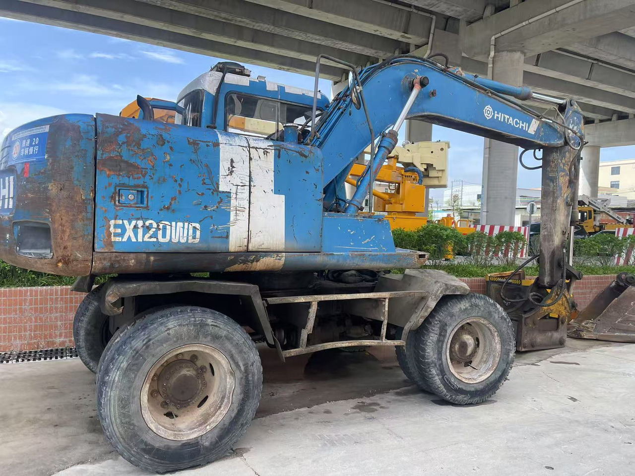 HITACHI EX100WD-2 - Wheel excavator: picture 2 HITACHI EX100WD-2 - Wheel excavator: picture 2