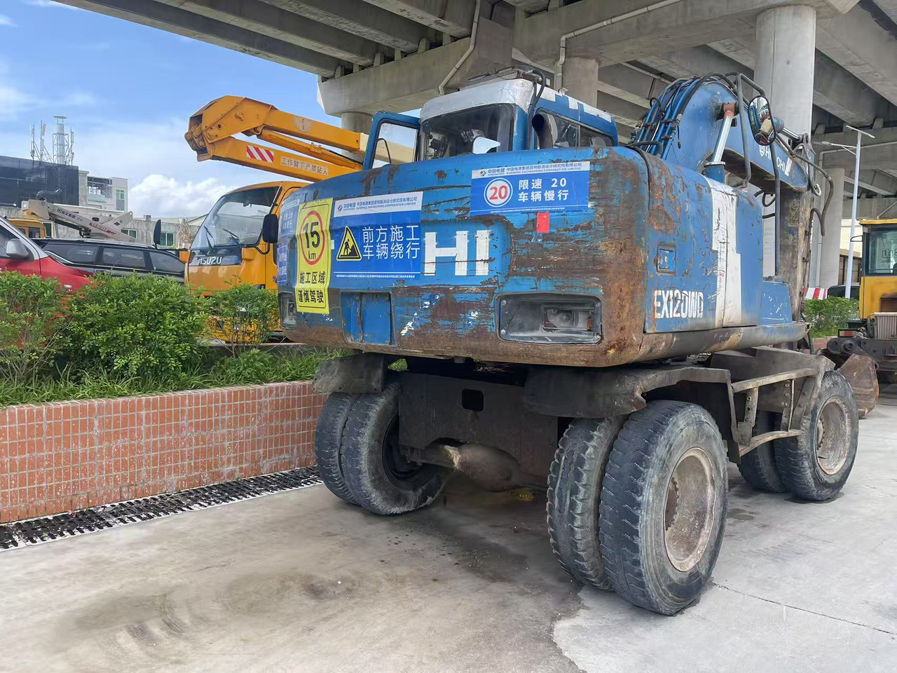 HITACHI EX100WD-2 - Wheel excavator: picture 3 HITACHI EX100WD-2 - Wheel excavator: picture 3