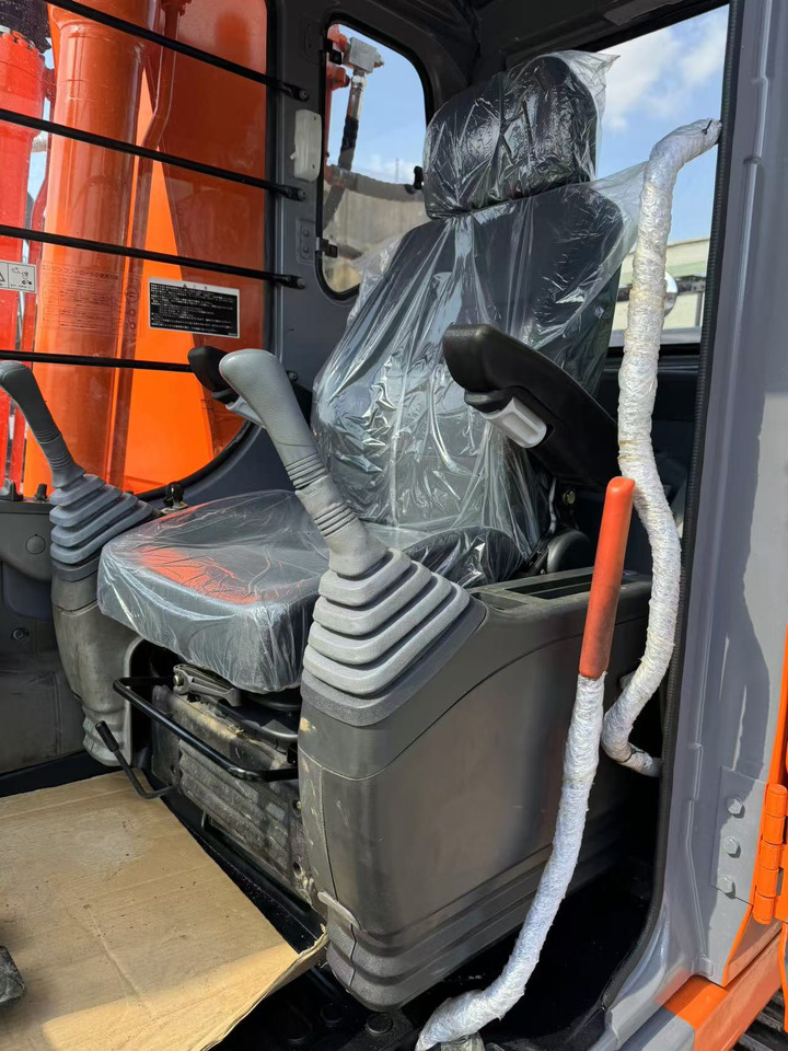 HITACHI ZX200 - Crawler excavator: picture 2 HITACHI ZX200 - Crawler excavator: picture 2