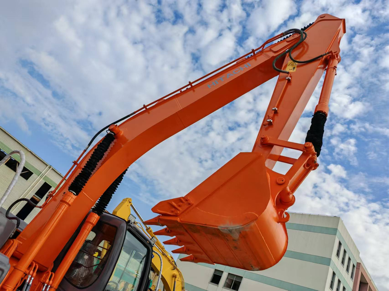 HITACHI ZX200 - Crawler excavator: picture 5 HITACHI ZX200 - Crawler excavator: picture 5