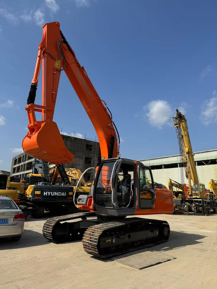 HITACHI ZX200 - Crawler excavator: picture 2 HITACHI ZX200 - Crawler excavator: picture 2