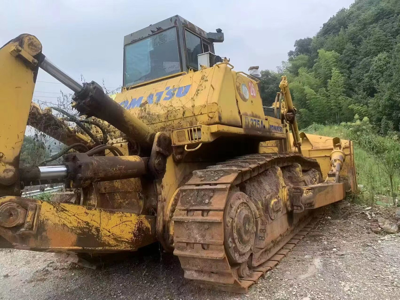 KOMATSU D375 - Bulldozer: picture 1 KOMATSU D375 - Bulldozer: picture 1