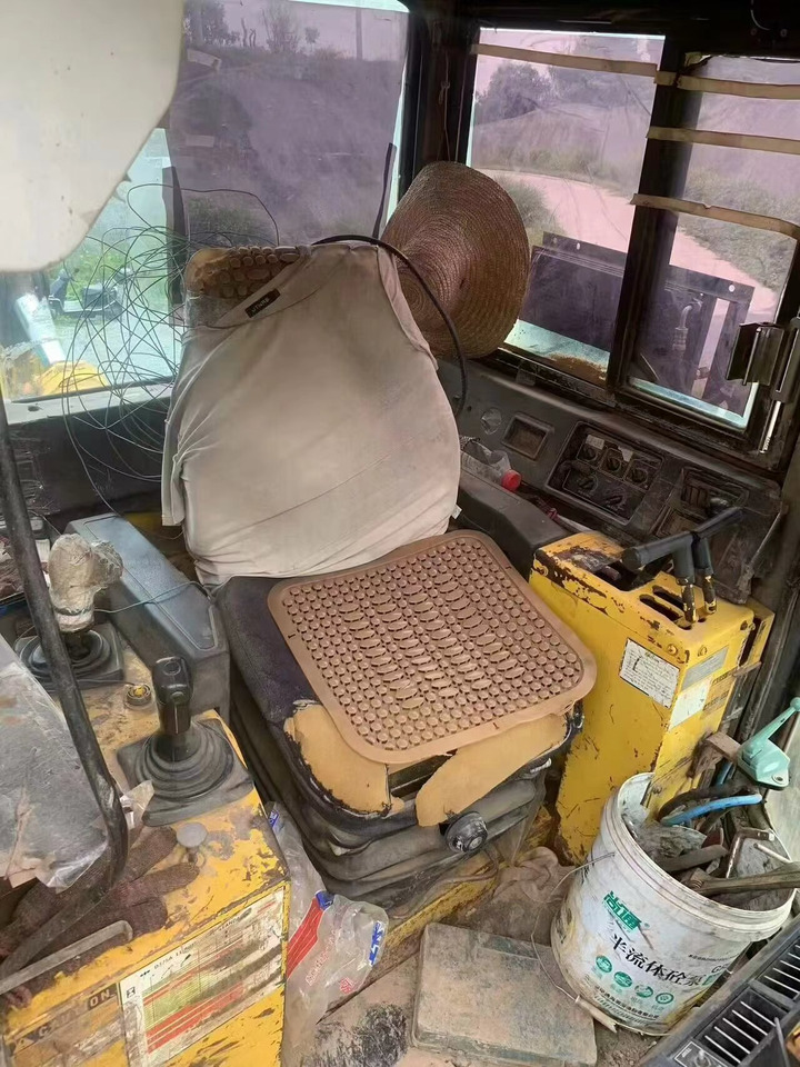 KOMATSU D375 - Bulldozer: picture 4 KOMATSU D375 - Bulldozer: picture 4
