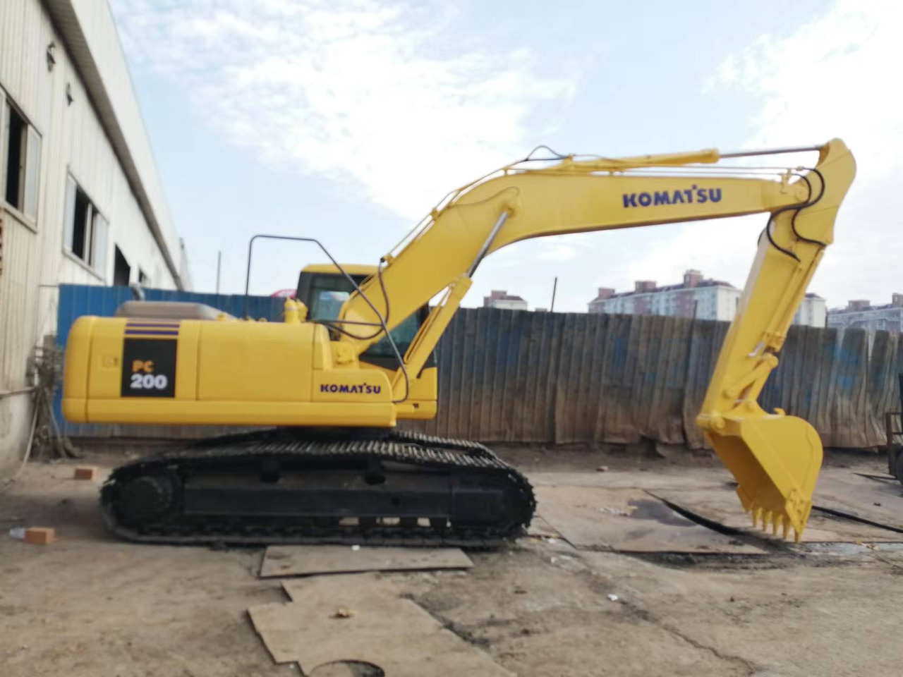 KOMATSU PC200-7 - Crawler excavator: picture 1 KOMATSU PC200-7 - Crawler excavator: picture 1
