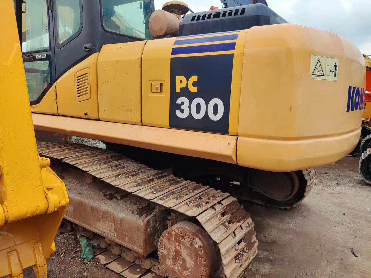 KOMATSU PC300-7 - Crawler excavator: picture 2 KOMATSU PC300-7 - Crawler excavator: picture 2