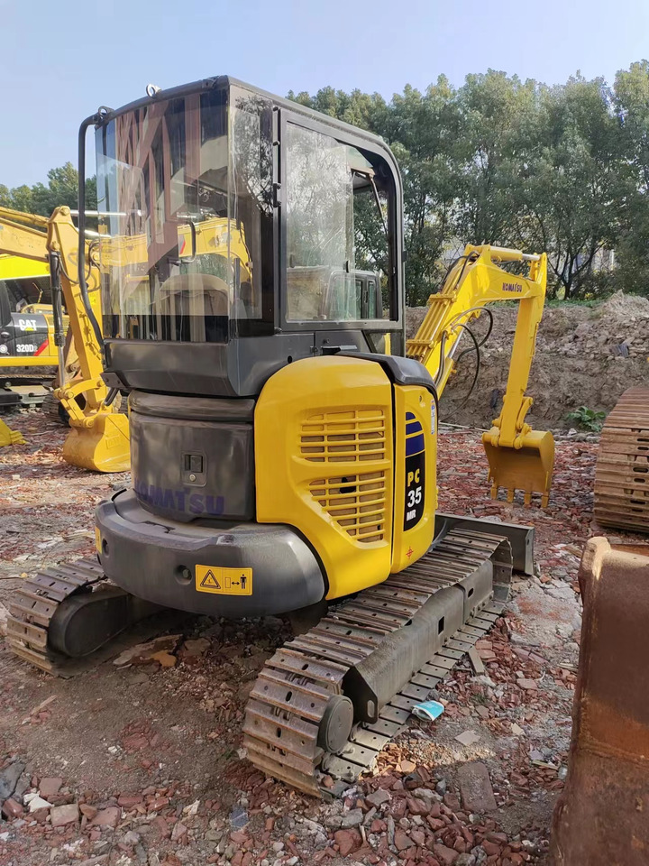KOMATSU PC35MR - Mini excavator: picture 1 KOMATSU PC35MR - Mini excavator: picture 1