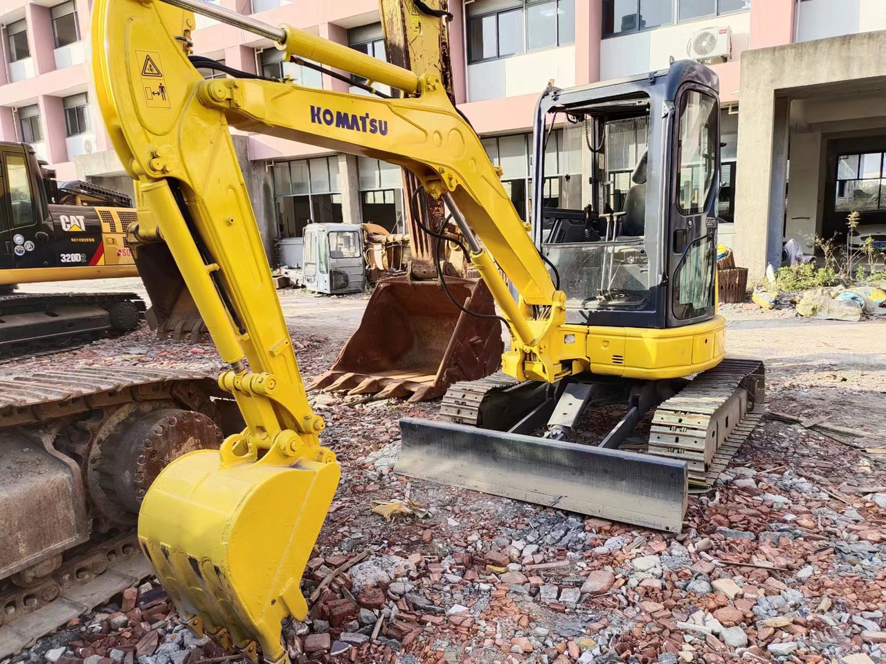 KOMATSU PC35MR PC40 PC45 PC50 PC55 PC60 - Mini excavator: picture 2 KOMATSU PC35MR PC40 PC45 PC50 PC55 PC60 - Mini excavator: picture 2
