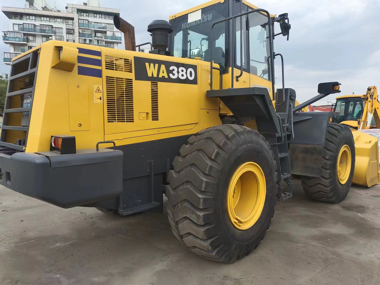 KOMATSU WA380-6 - Wheel loader: picture 1 KOMATSU WA380-6 - Wheel loader: picture 1