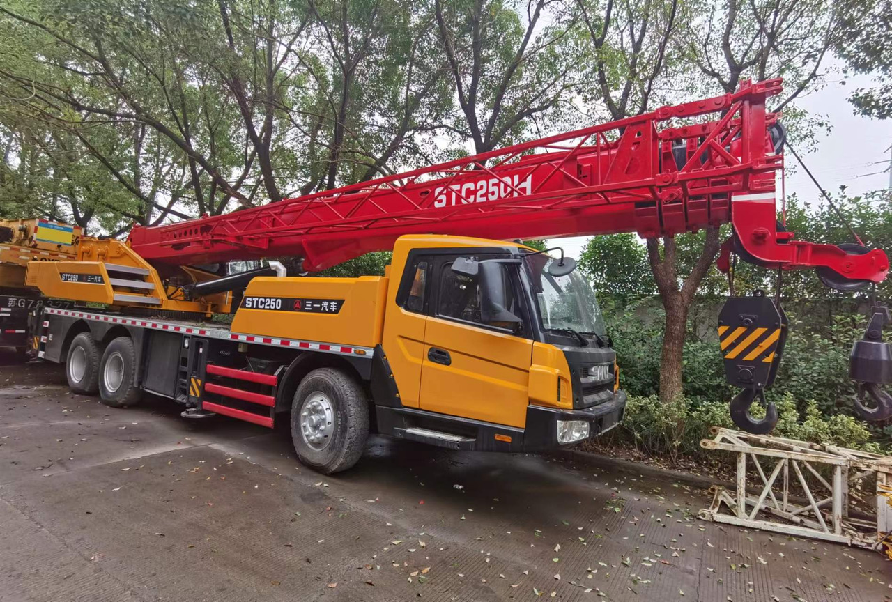SANY STC250 - Mobile crane: picture 1 SANY STC250 - Mobile crane: picture 1