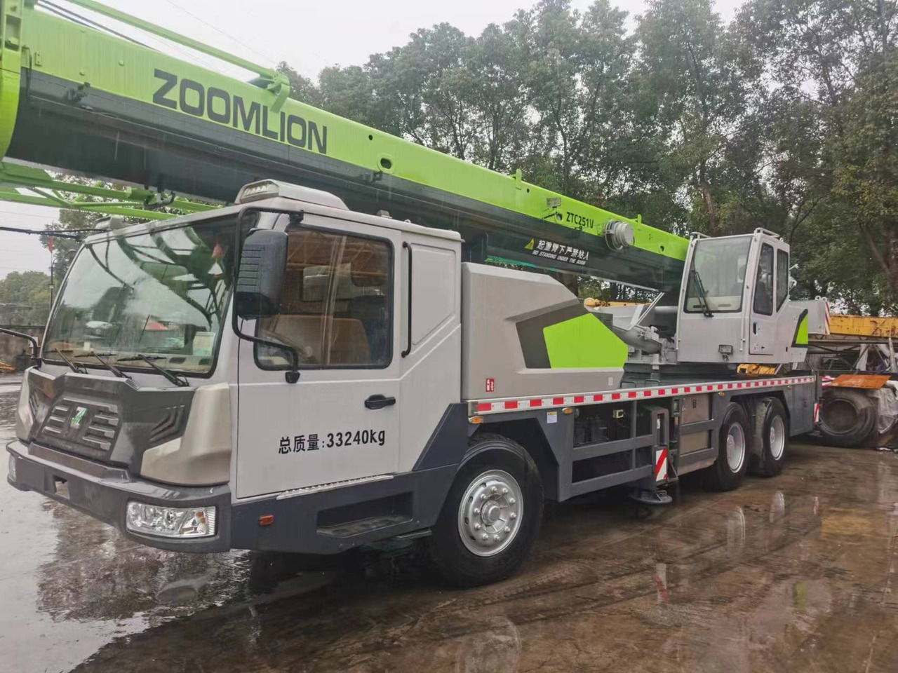 ZOOMLION ZTC251V - Mobile crane: picture 4 ZOOMLION ZTC251V - Mobile crane: picture 4