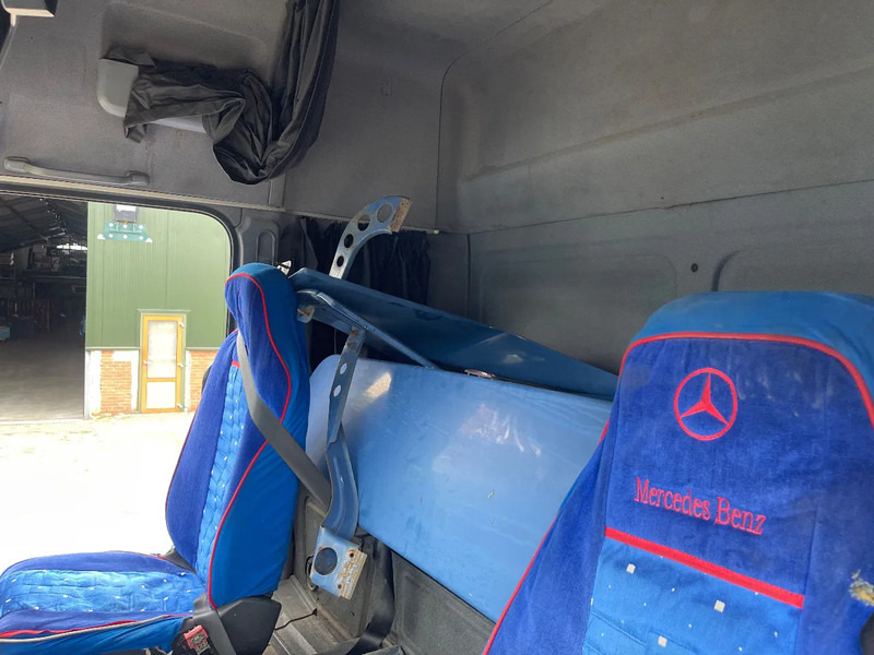 Tractor unit Mercedes-Benz Axor 1840 Tractor unit: picture 11