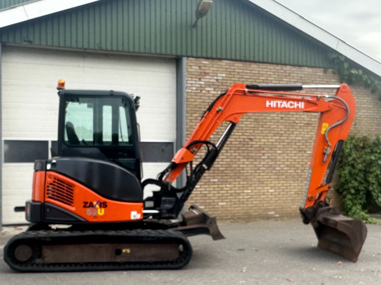 Hitachi ZX52U-3 CLR - Mini excavator: picture 5 Hitachi ZX52U-3 CLR - Mini excavator: picture 5