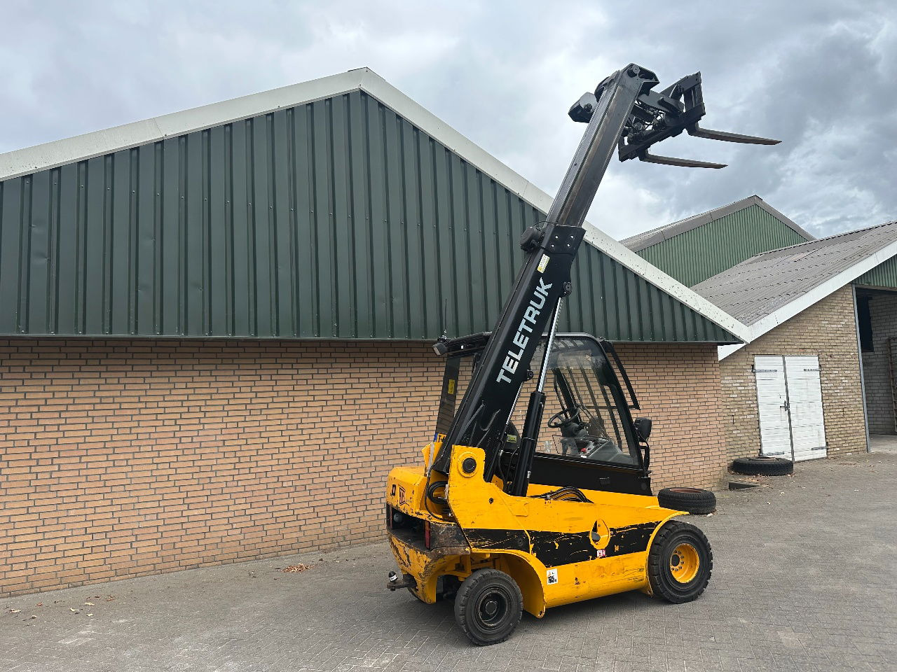 JCB TLT 2.5D TLT 2,5D - Forklift: picture 2 JCB TLT 2.5D TLT 2,5D - Forklift: picture 2