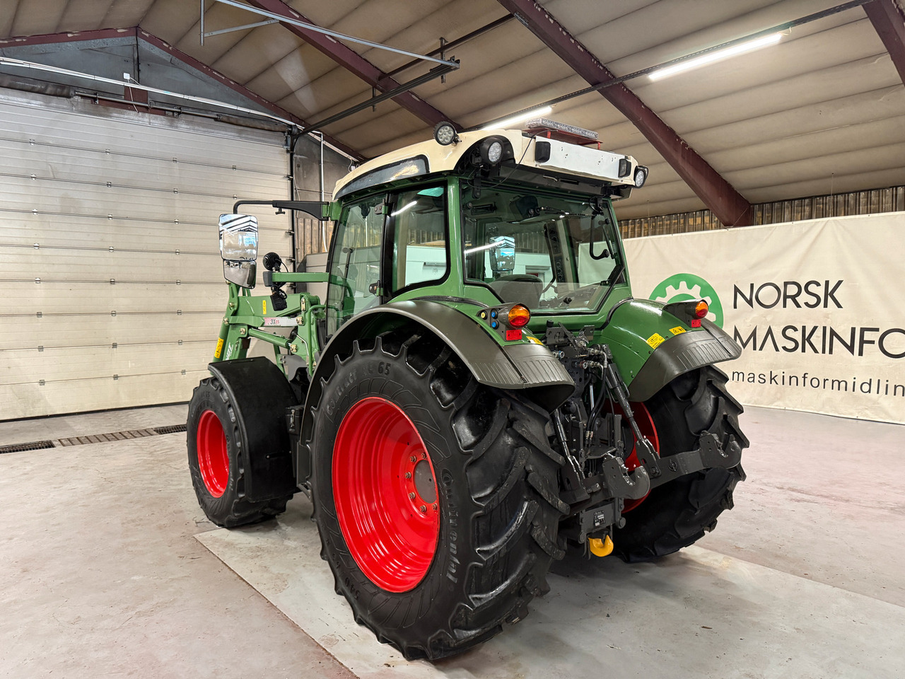 Fendt 211 Vario TMS - Farm tractor: picture 3 Fendt 211 Vario TMS - Farm tractor: picture 3