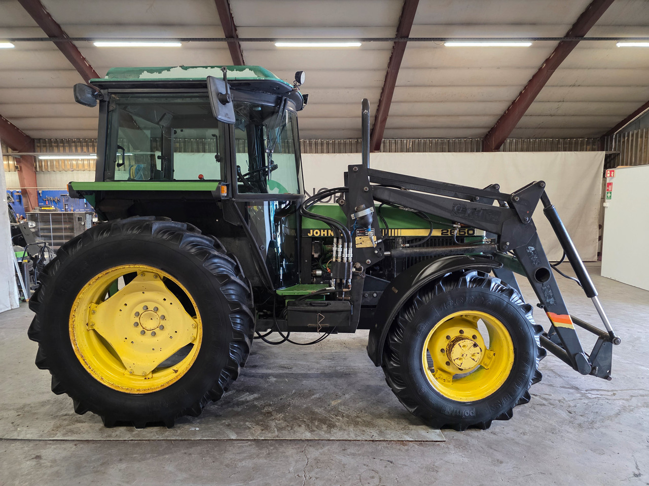 John Deere 2650 Synchron - Farm tractor: picture 5 John Deere 2650 Synchron - Farm tractor: picture 5