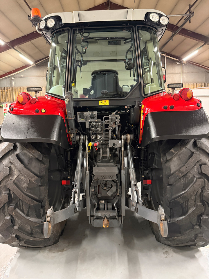Massey Ferguson 5613 Dyna 4 - Farm tractor: picture 4 Massey Ferguson 5613 Dyna 4 - Farm tractor: picture 4