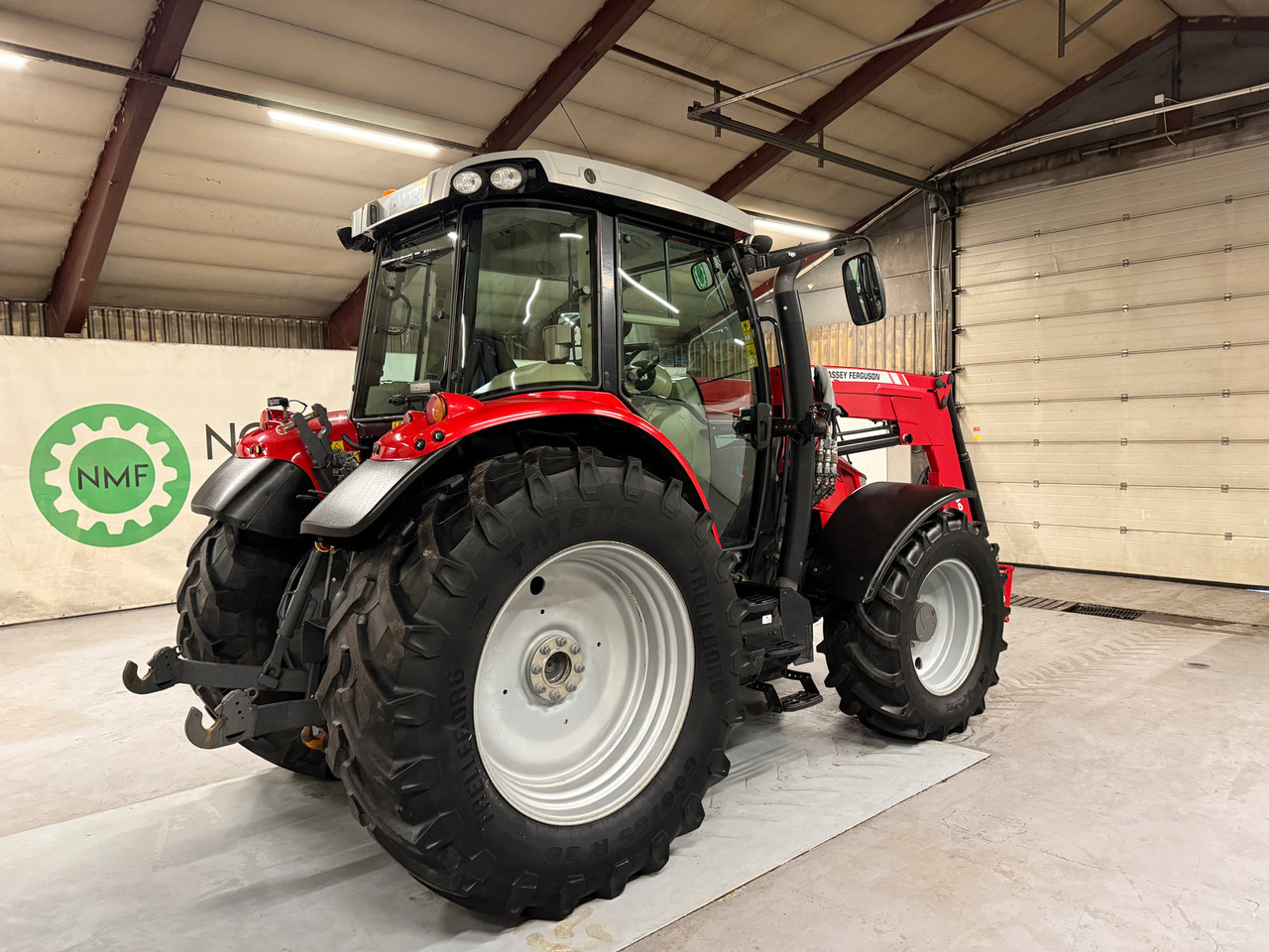 Massey Ferguson 5613 Dyna 4 - Farm tractor: picture 5 Massey Ferguson 5613 Dyna 4 - Farm tractor: picture 5