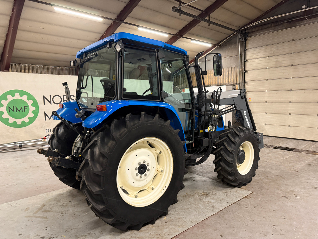 New Holland TL90 - Farm tractor: picture 5 New Holland TL90 - Farm tractor: picture 5