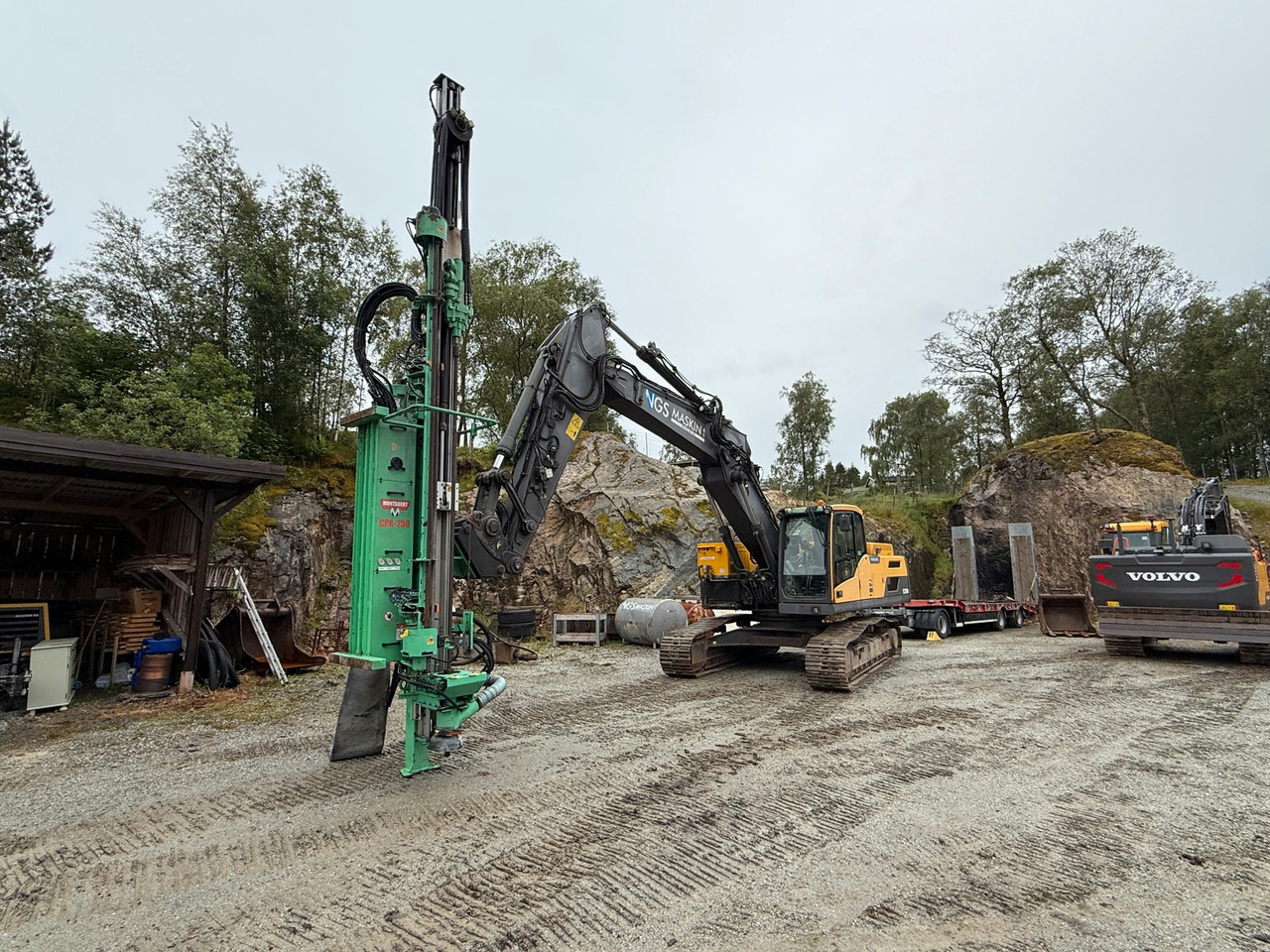Volvo EC250DL med Montabert tårn - Crawler excavator: picture 1 Volvo EC250DL med Montabert tårn - Crawler excavator: picture 1