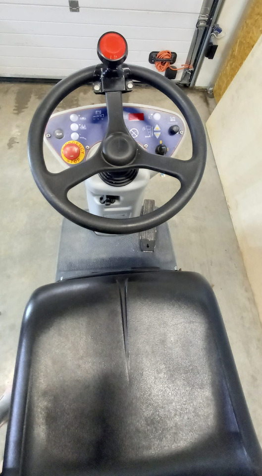 NILFISK BR 601 - Scrubber dryer: picture 4 NILFISK BR 601 - Scrubber dryer: picture 4