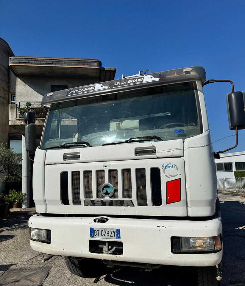 Betonpompa CIFA ASTRA HD84.38 - 2003 - Mixer pump truck: picture 2 Betonpompa CIFA ASTRA HD84.38 - 2003 - Mixer pump truck: picture 2
