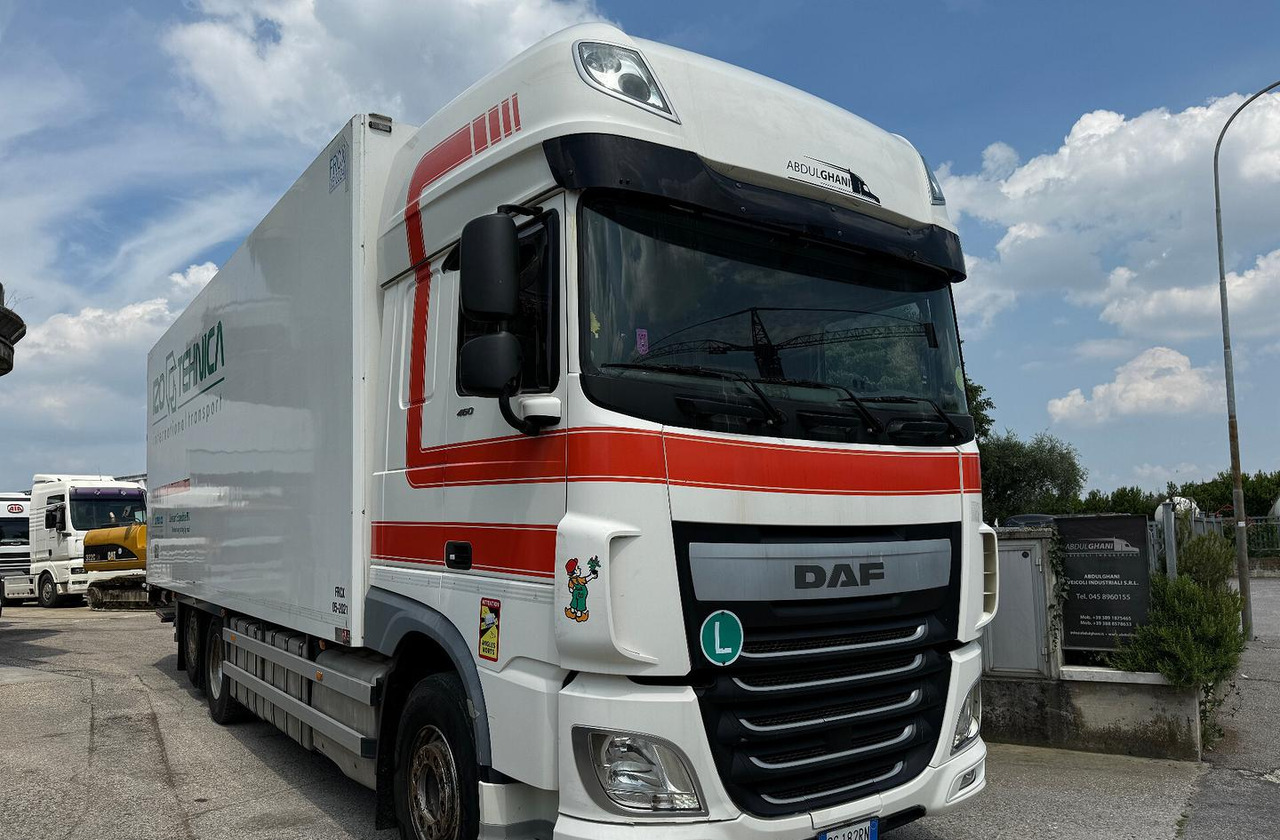 Motrice frigo DAF XF 105.460 con Sponda - Refrigerator truck: picture 1 Motrice frigo DAF XF 105.460 con Sponda - Refrigerator truck: picture 1