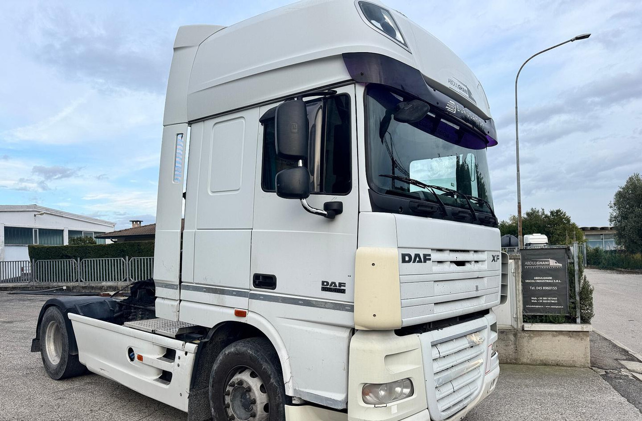 DAF XF 105.460 - 2010 - AUTOMATICO - Tractor unit: picture 1 DAF XF 105.460 - 2010 - AUTOMATICO - Tractor unit: picture 1