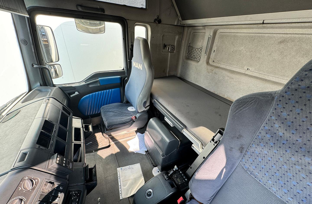 Tractor unit TRATTORE STRADALE MAN TGA ADR 18.430: picture 13